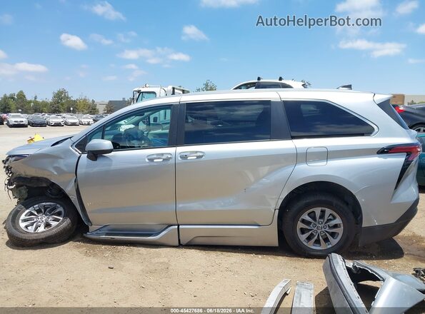 5TDYRKECXNS132467 2022 TOYOTA SIENNA Silver 