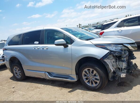 5TDYRKECXNS132467 2022 TOYOTA SIENNA Silver სალონის 360-გრადუსიანი ხედი