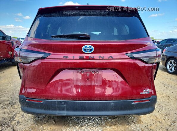 5TDYRKECXPS178478 2023 TOYOTA SIENNA Red Rear view