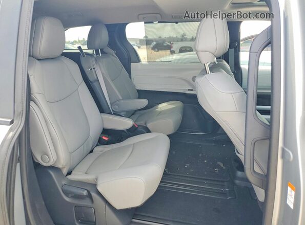 5TDYRKECXSS241197 2025 TOYOTA SIENNA Silver Rear interior view