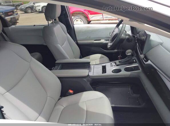 5TDYSKFC2TS242235 2026 TOYOTA SIENNA Белый Вид салона спереди