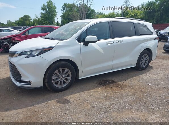 5TDYSKFC3RS143173 2024 TOYOTA SIENNA White Vista tres cuartos delantera izquierda