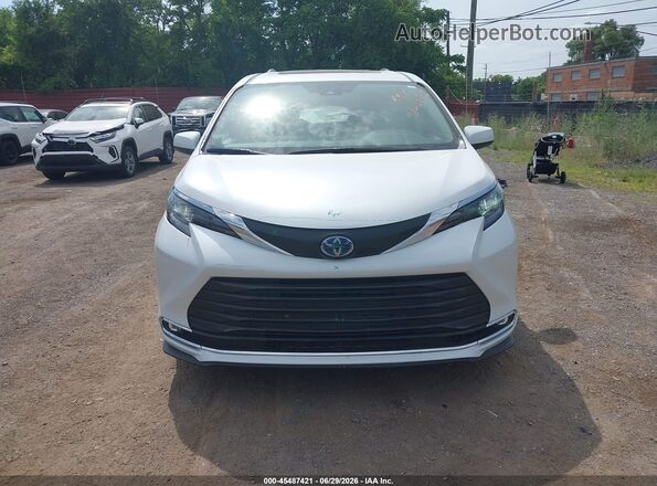 5TDYSKFC3RS143173 2024 TOYOTA SIENNA White Vista interior trasera