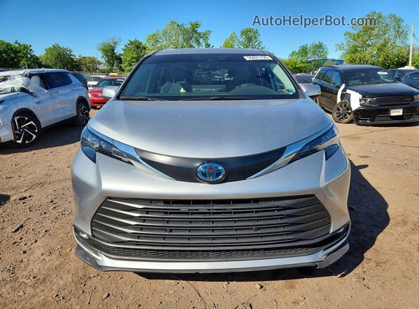 5TDYSKFC3SS163770 2025 TOYOTA SIENNA Silver 