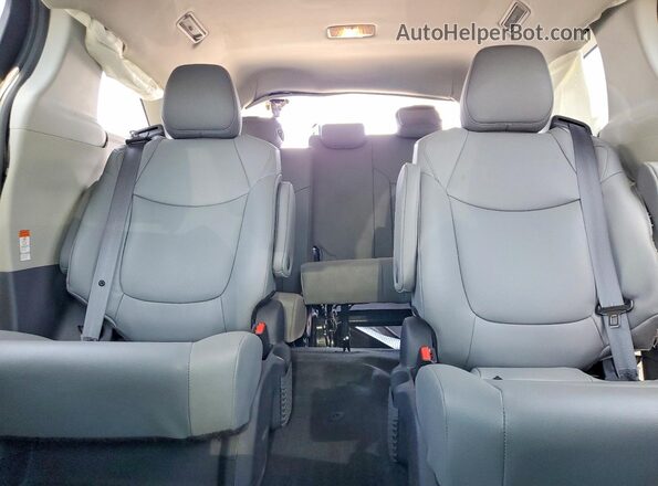 5TDYSKFC4PS079397 2023 TOYOTA SIENNA Gray Widok tylnych siedzeń
