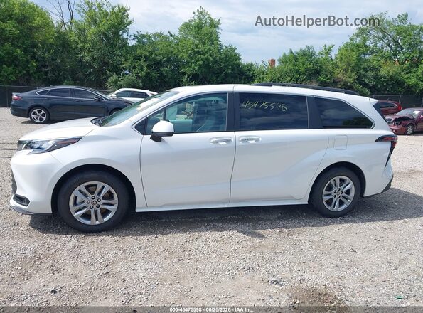 5TDYSKFC4TS245069 2026 TOYOTA SIENNA White Սալոնի 360 աստիճան տեսք