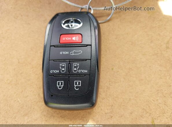 5TDYSKFC4TS245069 2026 TOYOTA SIENNA White Առջևի վահանակի տեսք