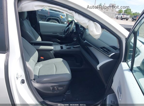 5TDYSKFC4TS245069 2026 TOYOTA SIENNA White Սալոնի դիմացի տեսք