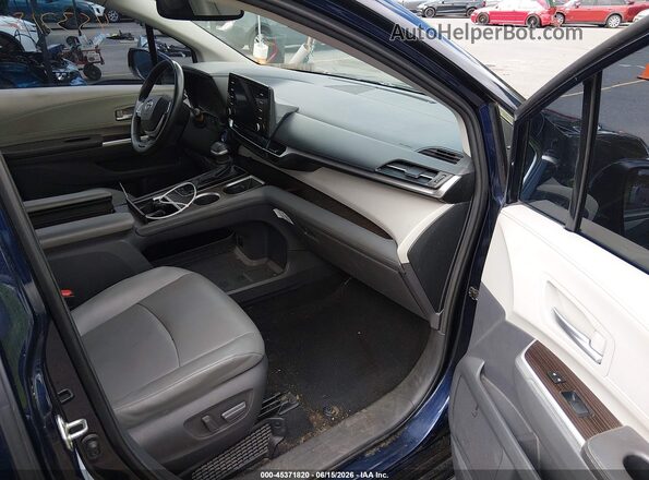5TDYSKFC8MS001782 2021 TOYOTA SIENNA Dark Blue Front interior view