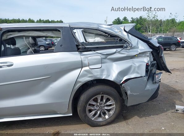 5TDYSKFCXNS065145 2022 TOYOTA SIENNA Silver Սալոնի 360 աստիճան տեսք