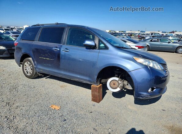 5TDYZ3DC0HS779665 2017 TOYOTA SIENNA Blue Передня права чверть