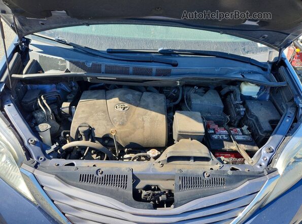 5TDYZ3DC0HS779665 2017 TOYOTA SIENNA Blue Вид підкапотного простору