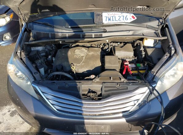 5TDYZ3DC0HS797664 2017 TOYOTA SIENNA Gray Widok z tyłu