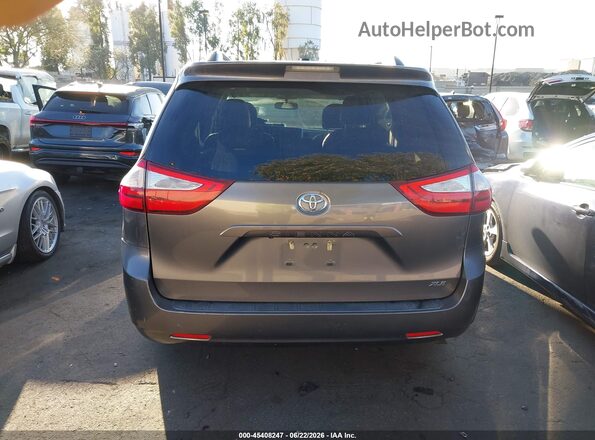 5TDYZ3DC0HS797664 2017 TOYOTA SIENNA Gray 