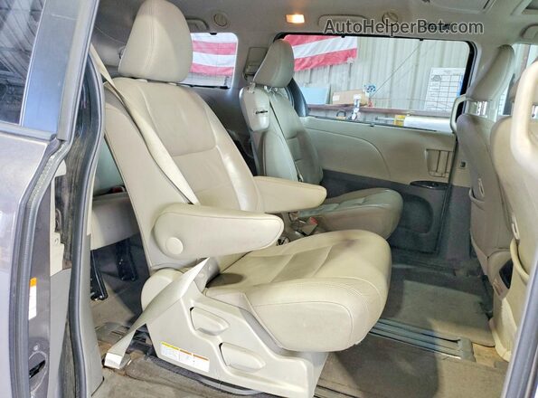 5TDYZ3DC0HS832185 2017 TOYOTA SIENNA Gray Rear interior view