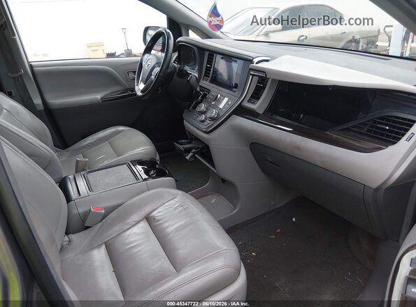 5TDYZ3DC0HS876686 2017 TOYOTA SIENNA Gray Widok wnętrza z przodu