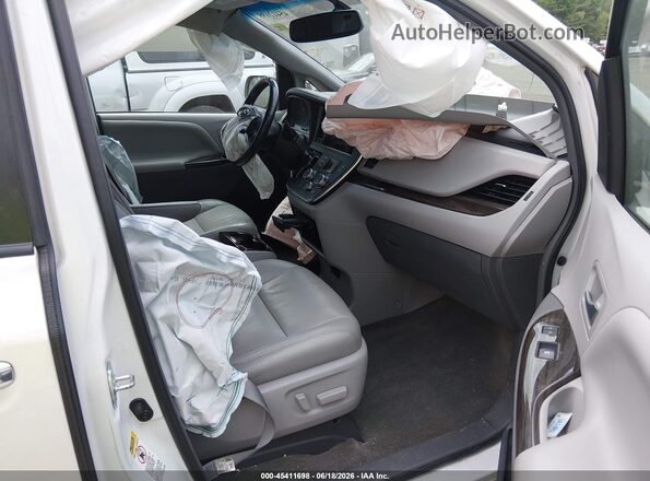 5TDYZ3DC1HS819073 2017 TOYOTA SIENNA White Widok wnętrza z przodu