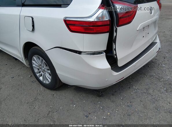 5TDYZ3DC1HS819073 2017 TOYOTA SIENNA White Widok z przodu