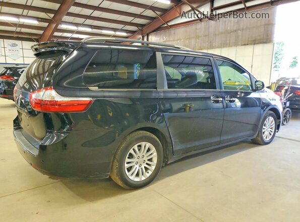 5TDYZ3DC1HS823723 2017 TOYOTA SIENNA Black Tył prawy
