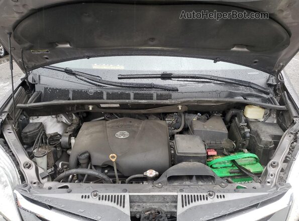 5TDYZ3DC1JS912231 2018 TOYOTA SIENNA Gray 