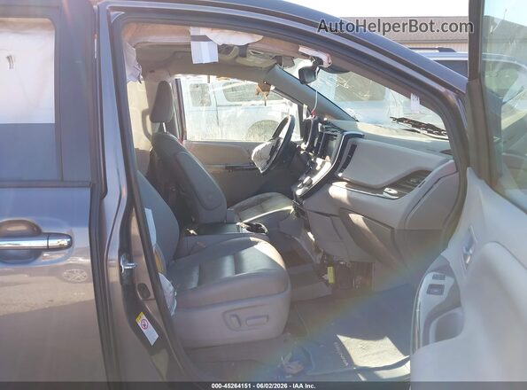 5TDYZ3DC1KS987237 2019 TOYOTA SIENNA Gray Вид салону спереду