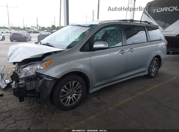 5TDYZ3DC1LS060353 2020 TOYOTA SIENNA Silver Vista tres cuartos delantera izquierda