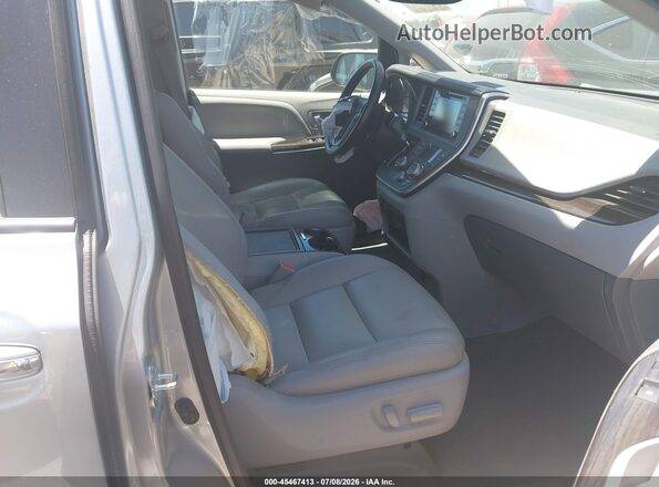 5TDYZ3DC1LS060353 2020 TOYOTA SIENNA Silver Vista interior delantera