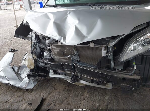 5TDYZ3DC1LS060353 2020 TOYOTA SIENNA Silver Vista frontal