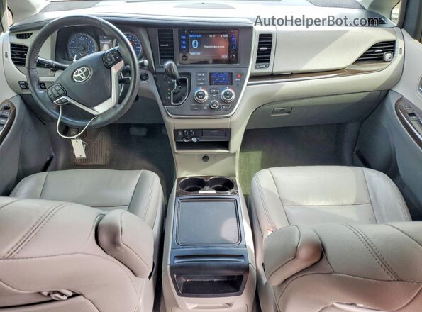 5TDYZ3DC2HS791588 2017 TOYOTA SIENNA Silver წინა პანელის ხედი