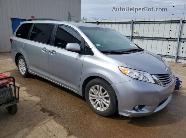 5TDYZ3DC2HS791588 2017 TOYOTA SIENNA Silver წინა მარჯვენა