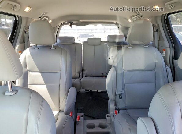 5TDYZ3DC2HS794197 2017 TOYOTA SIENNA White Vista de los asientos traseros