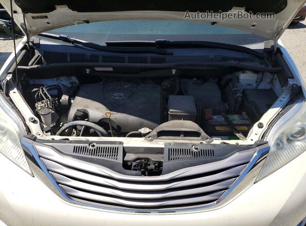 5TDYZ3DC2HS794197 2017 TOYOTA SIENNA White Vista del compartimento del motor