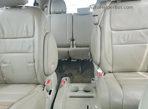 5TDYZ3DC2HS794720 2017 TOYOTA SIENNA Red Vista de los asientos traseros