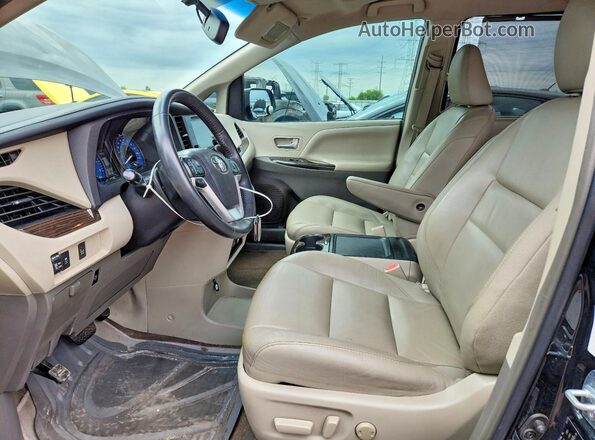 5TDYZ3DC2HS822984 2017 TOYOTA SIENNA Черный Вид салона спереди