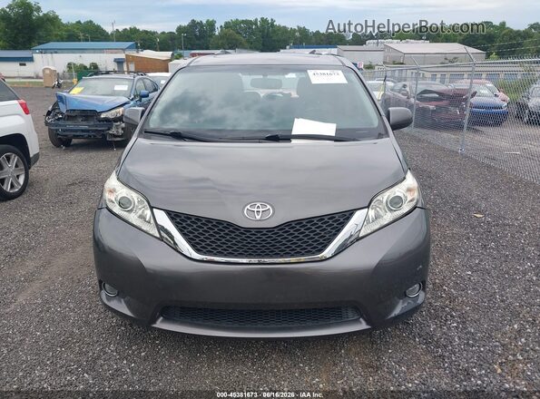 5TDYZ3DC2HS865639 2017 TOYOTA SIENNA Gray ხელსაწყოთა პანელის ხედი