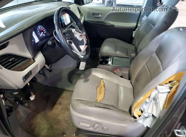 5TDYZ3DC3HS812741 2017 TOYOTA SIENNA Gray 