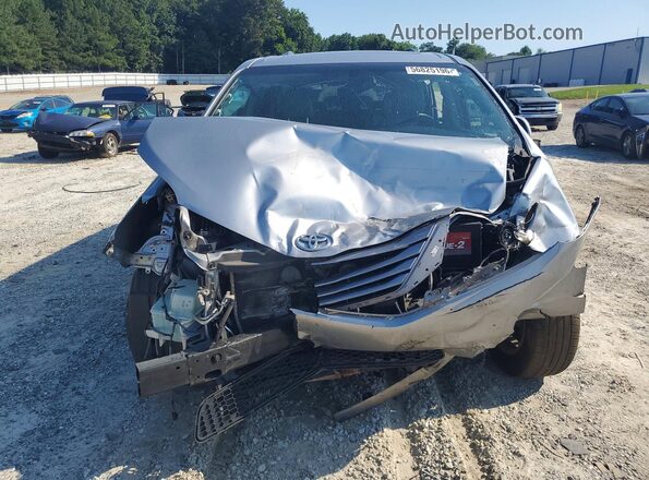 5TDYZ3DC3HS816787 2017 TOYOTA SIENNA Silver Front view