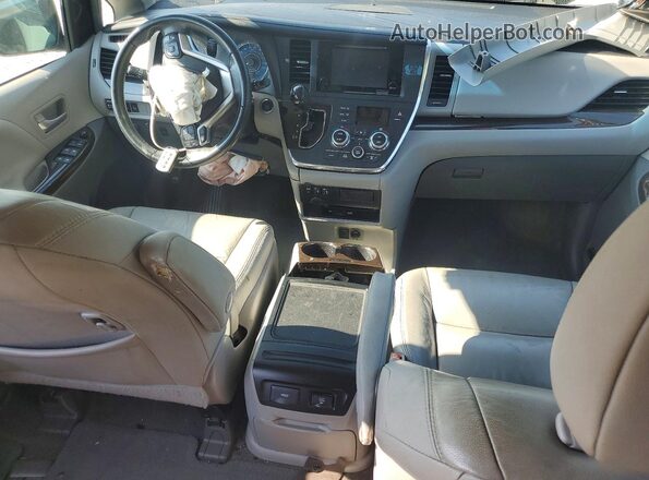 5TDYZ3DC3HS816787 2017 TOYOTA SIENNA Silver Dashboard view