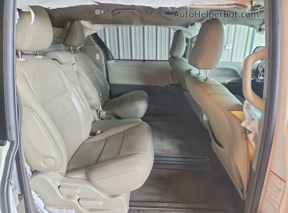5TDYZ3DC3HS874088 2017 TOYOTA SIENNA White უკანა სალონის ხედი