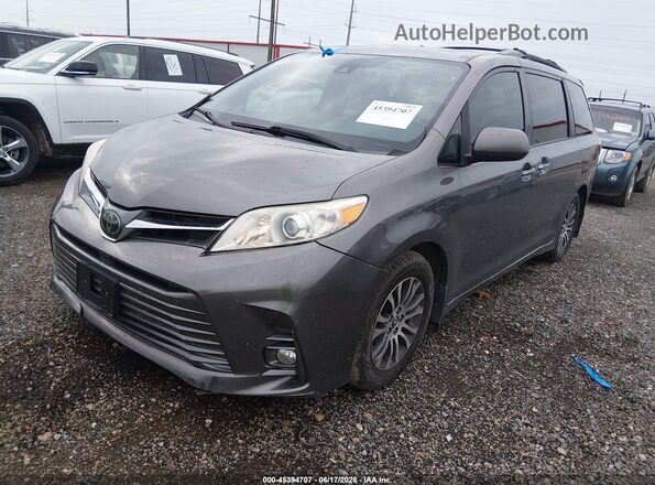 5TDYZ3DC3JS953735 2018 TOYOTA SIENNA Gray Առջևի ձախ երեք քառորդ տեսարան