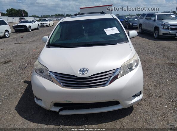 5TDYZ3DC4HS791902 2017 TOYOTA SIENNA White Widok zestawu wskaźników