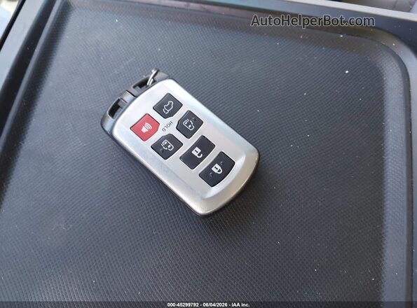 5TDYZ3DC4JS933865 2018 TOYOTA SIENNA Gray Vista del salpicadero