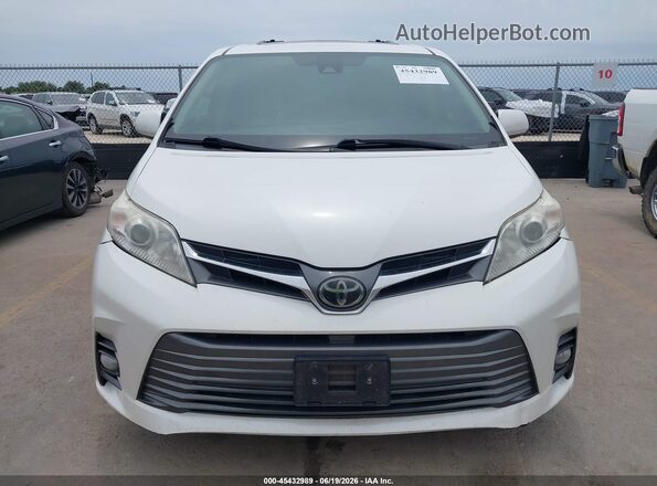 5TDYZ3DC4JS934983 2018 TOYOTA SIENNA Белый Вид щитка приборов