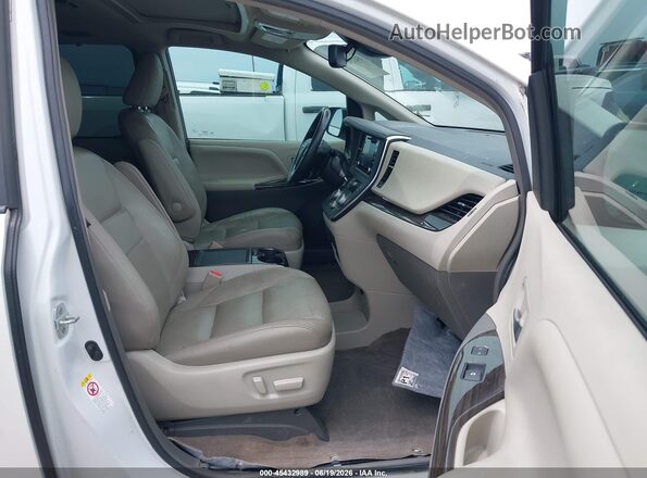 5TDYZ3DC4JS934983 2018 TOYOTA SIENNA Белый Вид салона спереди