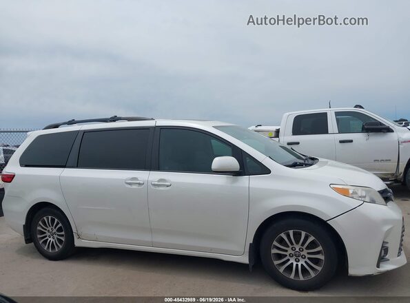 5TDYZ3DC4JS934983 2018 TOYOTA SIENNA Белый Вид задней части салона