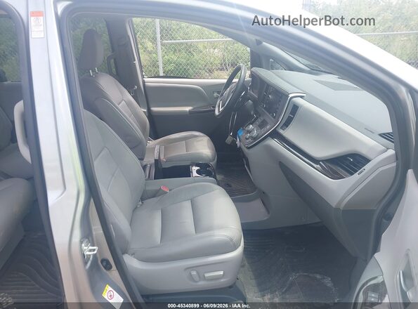 5TDYZ3DC4JS947670 2018 TOYOTA SIENNA Silver Vista interior delantera