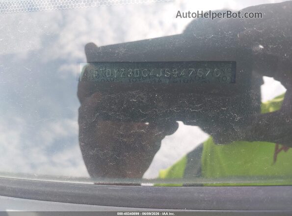 5TDYZ3DC4JS947670 2018 TOYOTA SIENNA Silver Vista del compartimento del motor