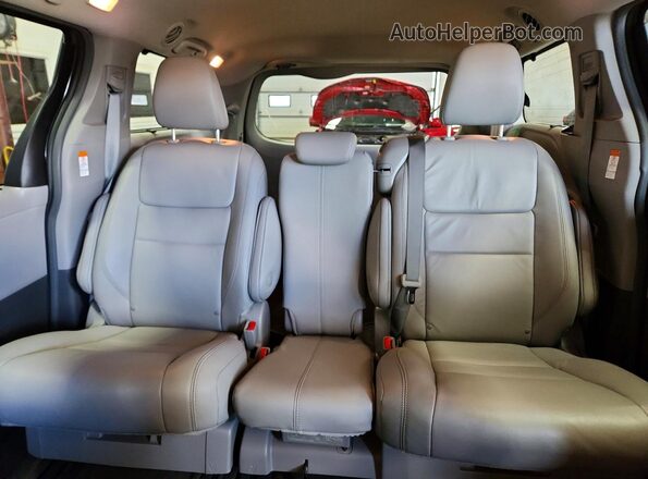 5TDYZ3DC4JS962685 2018 TOYOTA SIENNA Серый Вид задних сидений