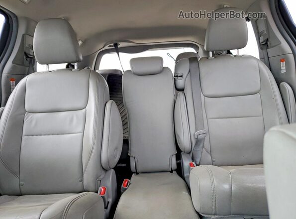 5TDYZ3DC4KS005720 2019 TOYOTA SIENNA Gray Вид задніх сидінь