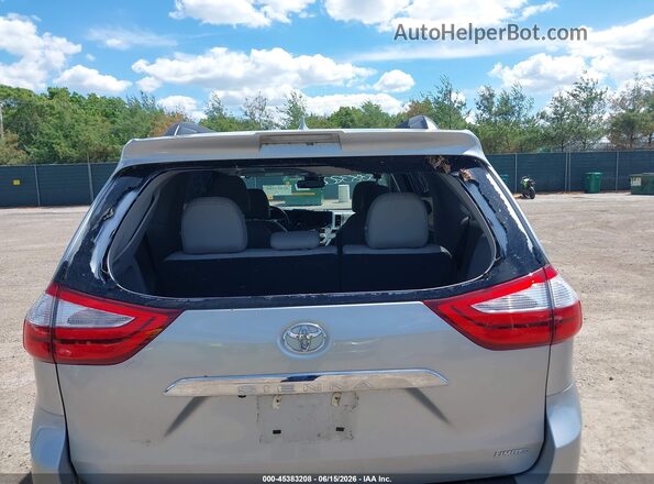 5TDYZ3DC4KS994506 2019 TOYOTA SIENNA Silver Widok z przodu